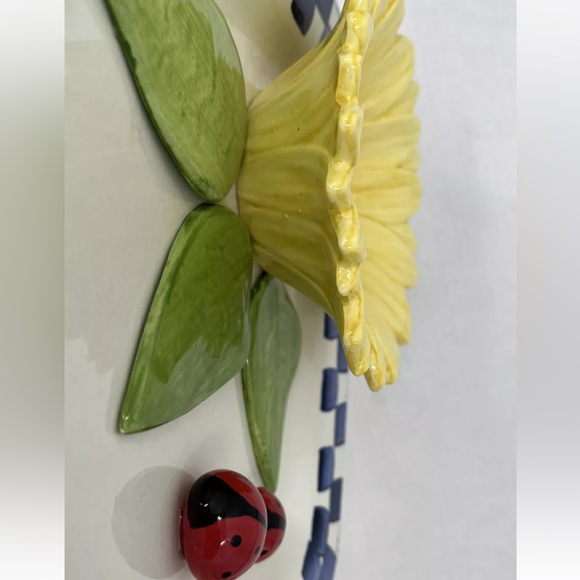 Cali 3D Yellow Sunflower Ladybug Blue White Chip Dip Serving Art Pottery  Signed - Picture 7 of 12